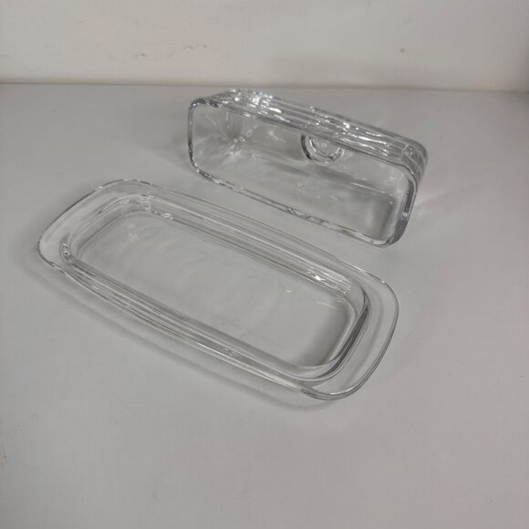 Clear Glass Butter Dish With Lid Elegant Design Fits Standard Butter Sticks - Picture 3 of 6